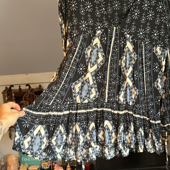 Free People Women's 60's Down by the Bay Tunic in Black & Blue - Picture 12 of 16